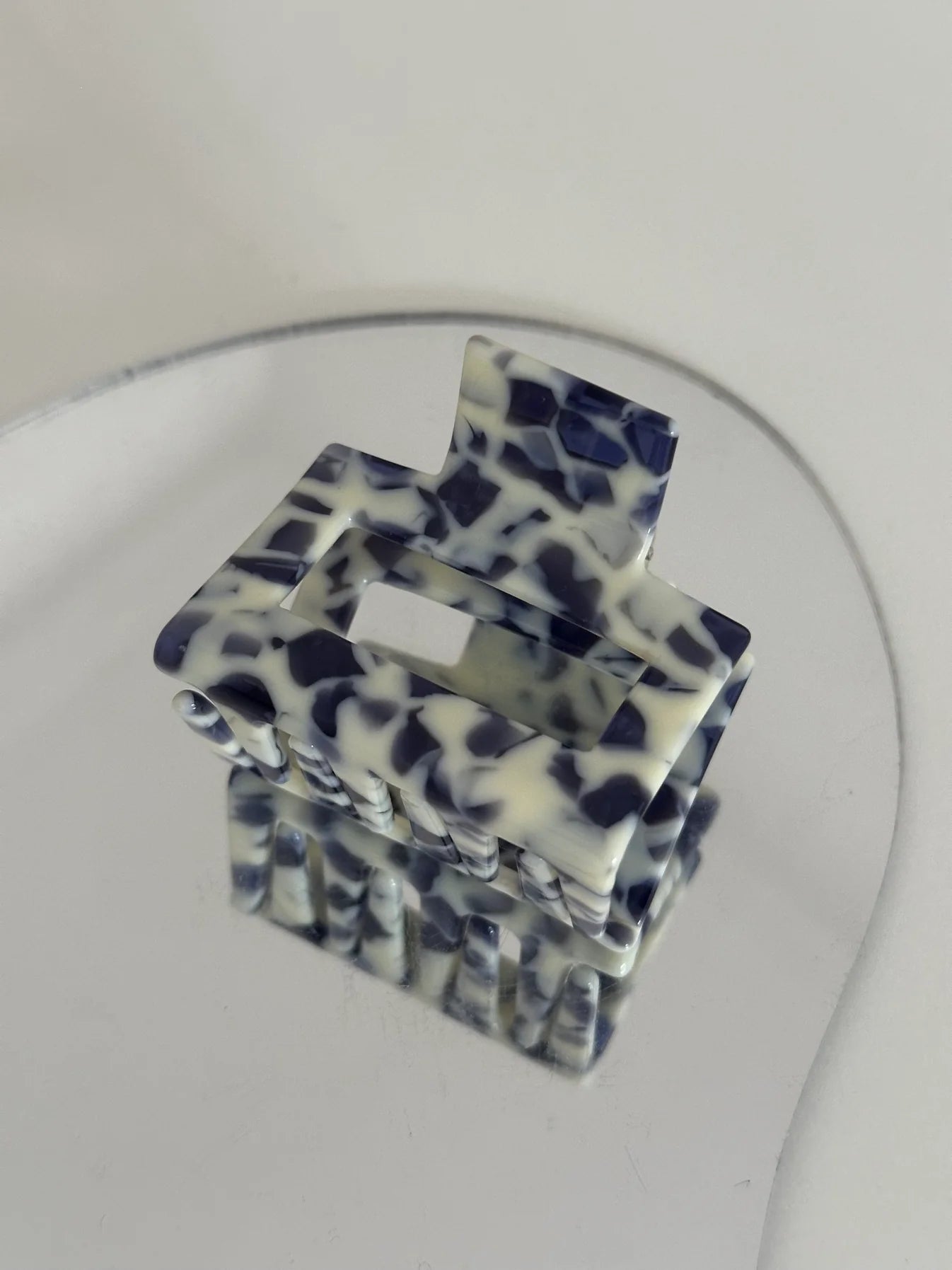 JOSEFIN CLIP - Weiß-Blau gemustert