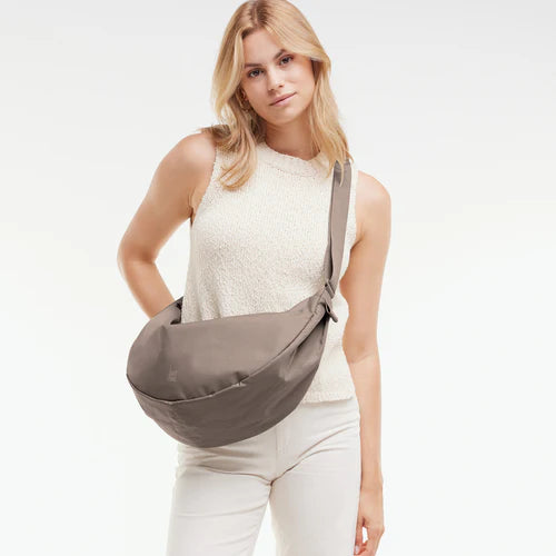Moon Bag groß - monochrome oyster