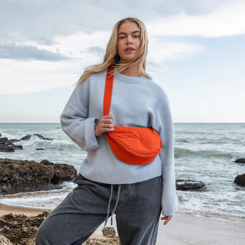 Cloud Moon Bag Small - monochrome hot coral
