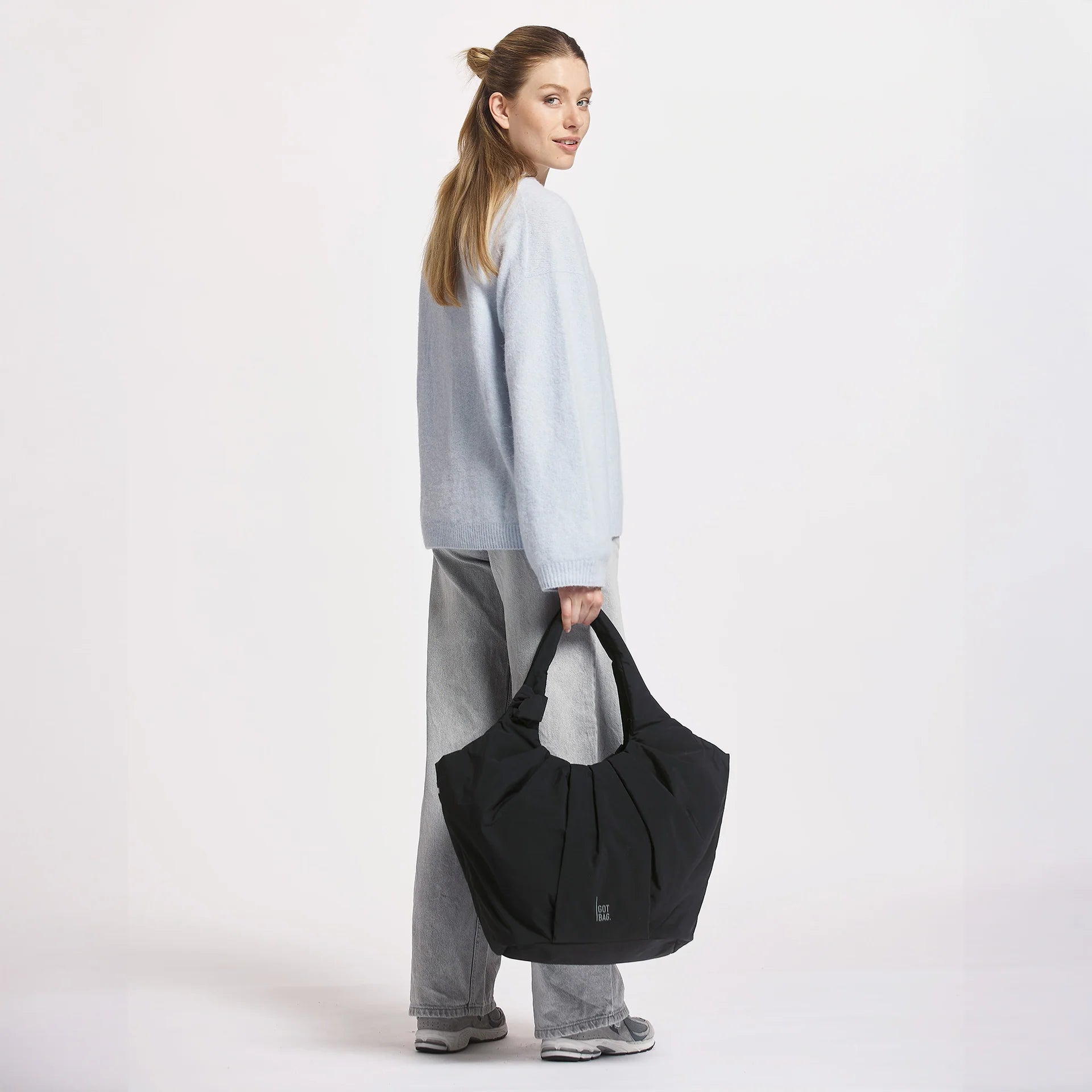 Pleat Tote Bag - black monochrome