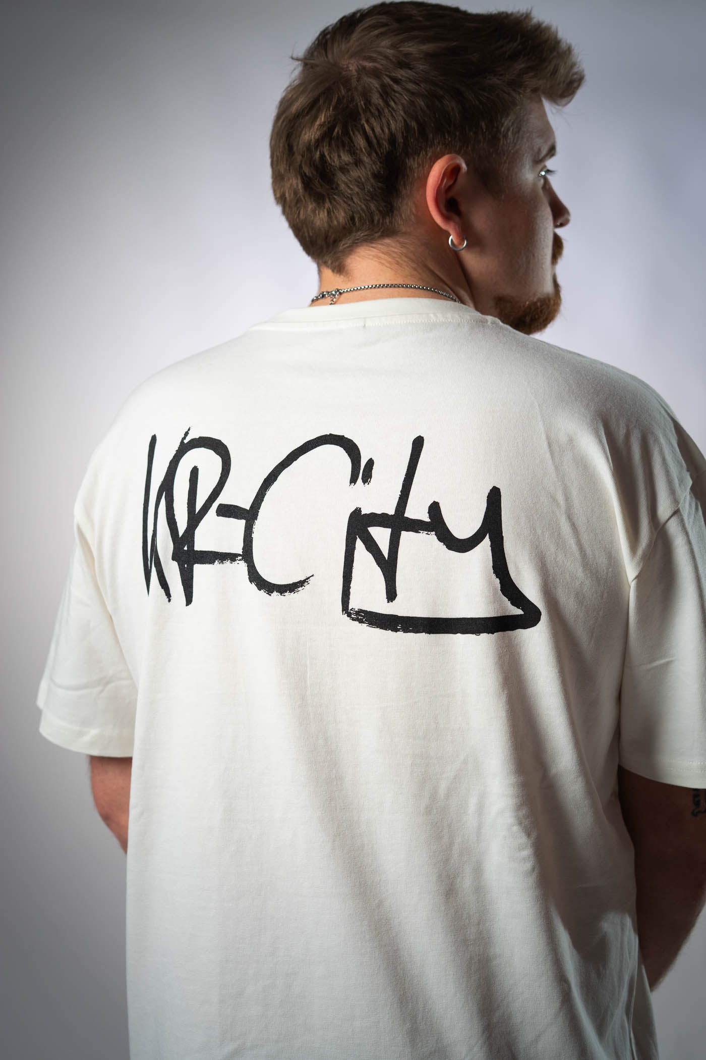 KR.City Graffiti-Tag weiß mit schwarz-  Oversize T-Shirt