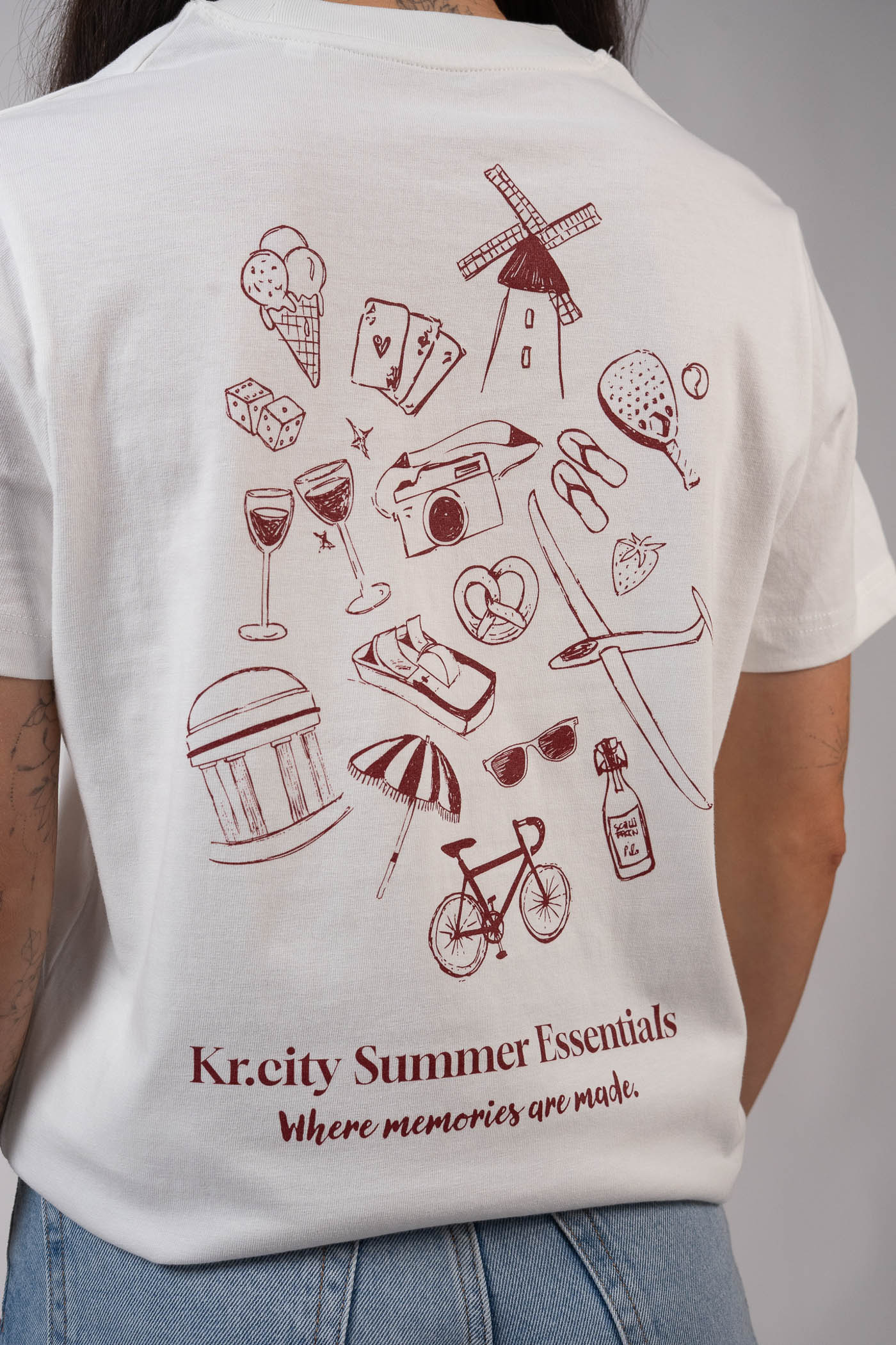 Summer Essentials - T-shirt