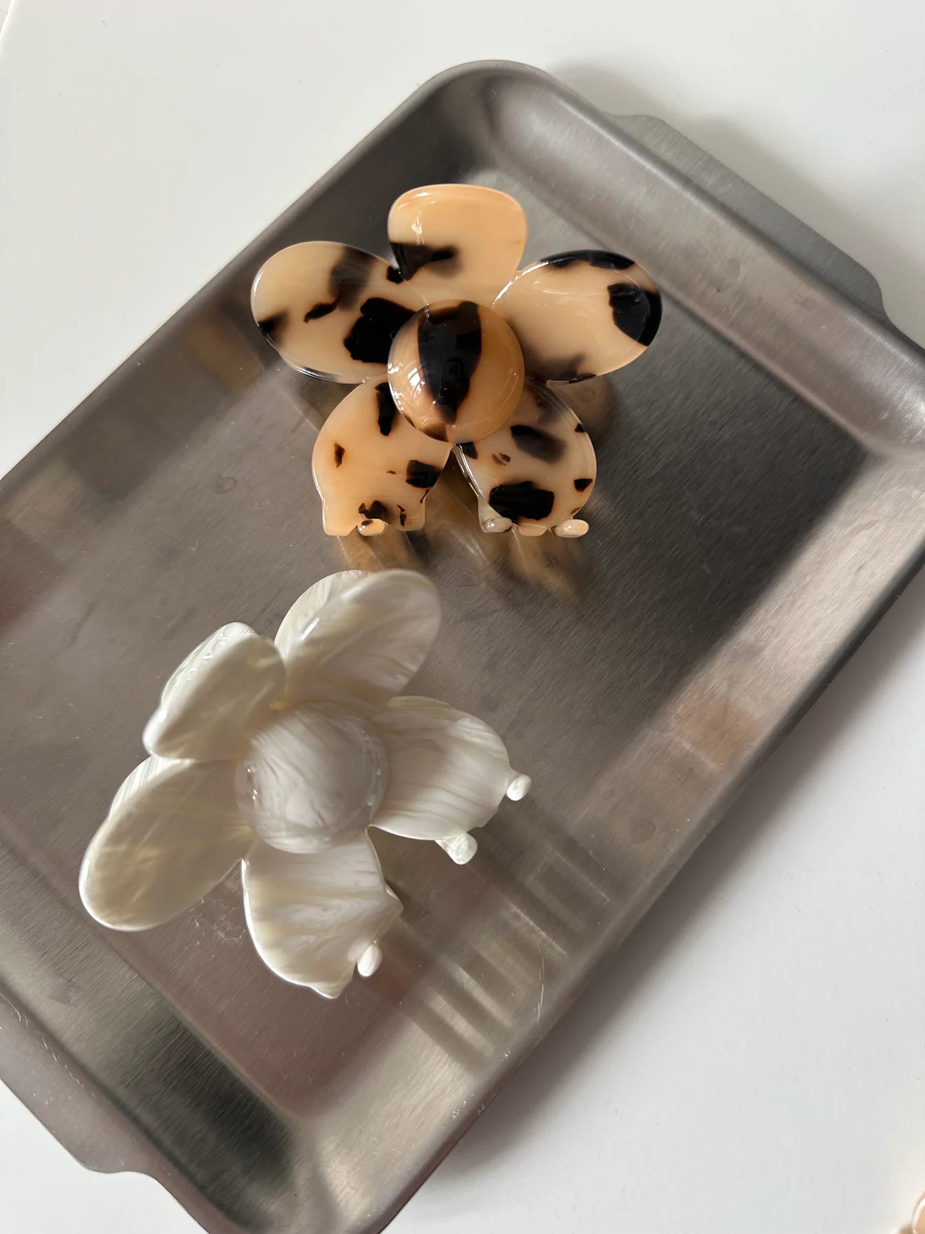 FLOWER CLIP – tortoise