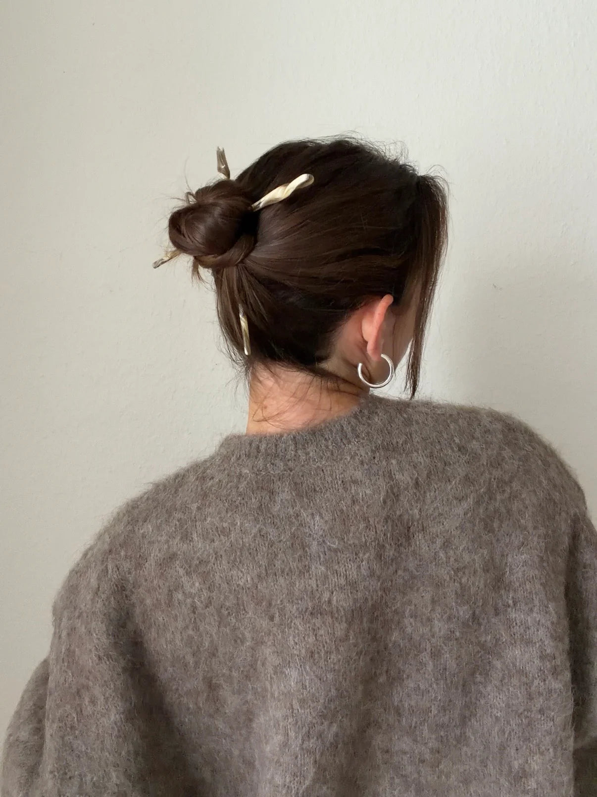 TWISTED HAIRPIN - sandstone